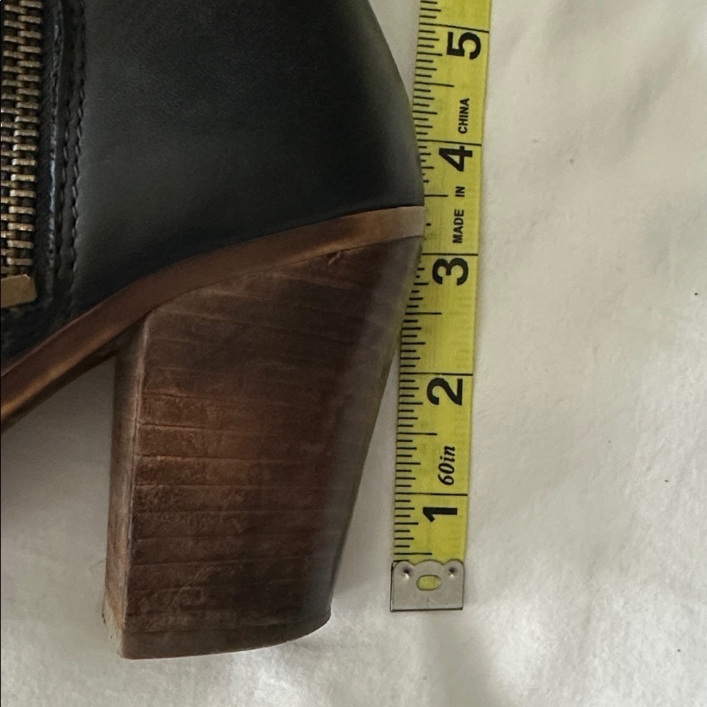 Lucky Brand Dual Zip Black Leather Ankle Booties Size 7.5/8 - Picture 9 of 9